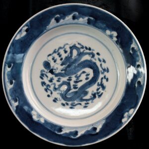 景德镇青花龙纹瓷盘